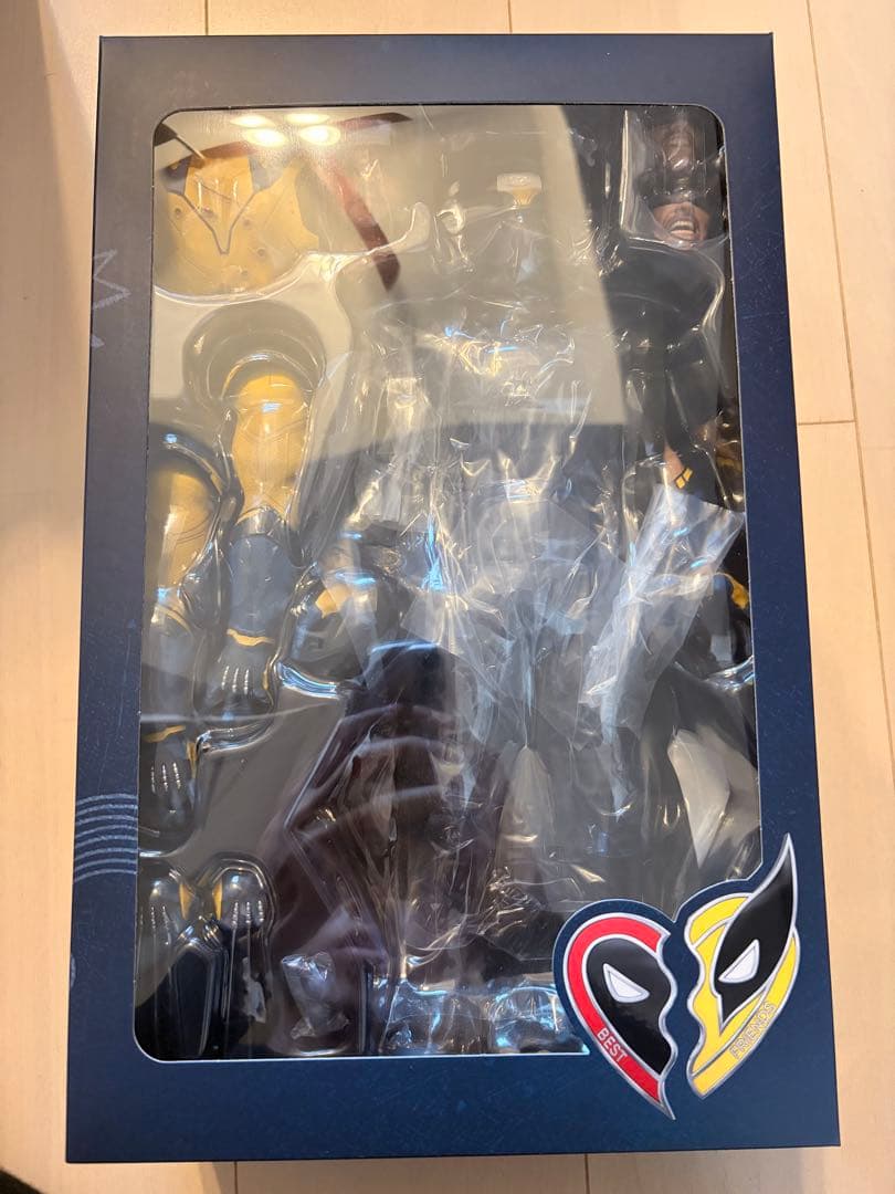 デラックス版 ウルヴァリン フィギュア hottoys ホットトイズ
