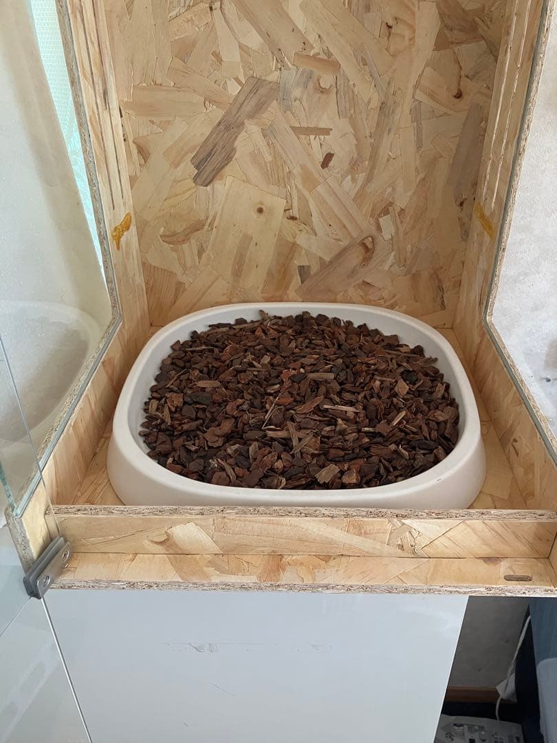 爬虫類　木製飼育ケージ　前面ガラス無し　40X40X80CM