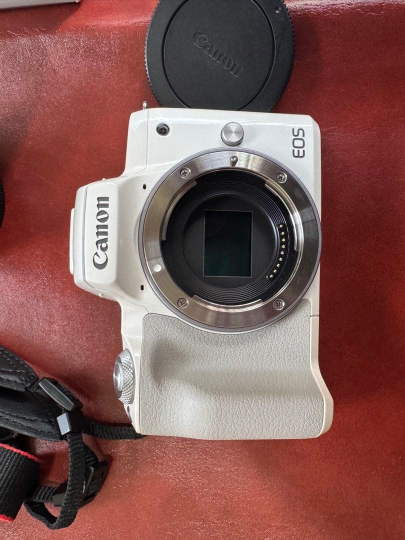 デジタルカメラ CANON EOS Kiss M EF-M18-150 IS STM Kit