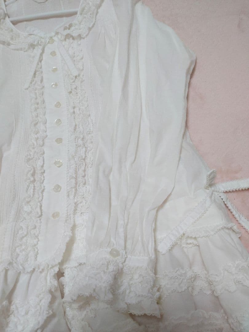 【ピンクハウス】ピコフリル・ピンタック・リボンいっぱいの可愛いオーバーブラウス