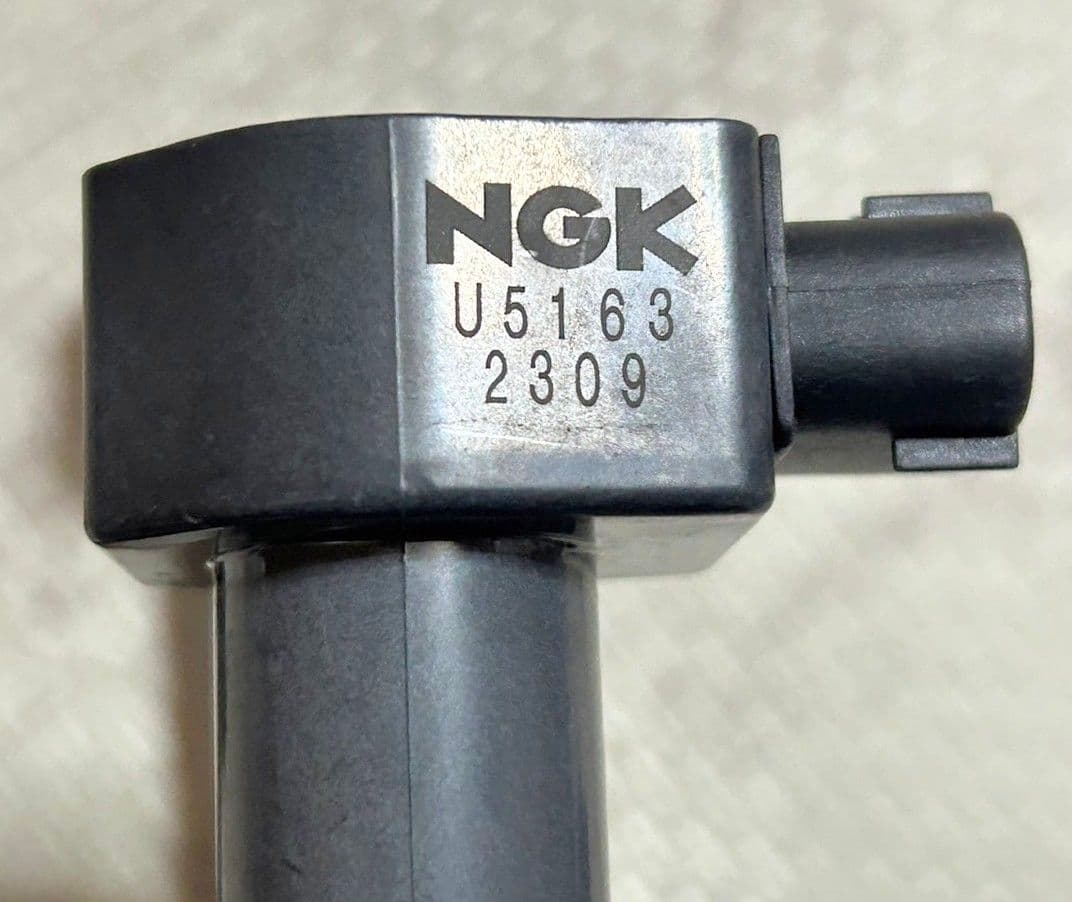 ダイハツ　NGK U5163 イグニッションコイル S320V ハイゼット