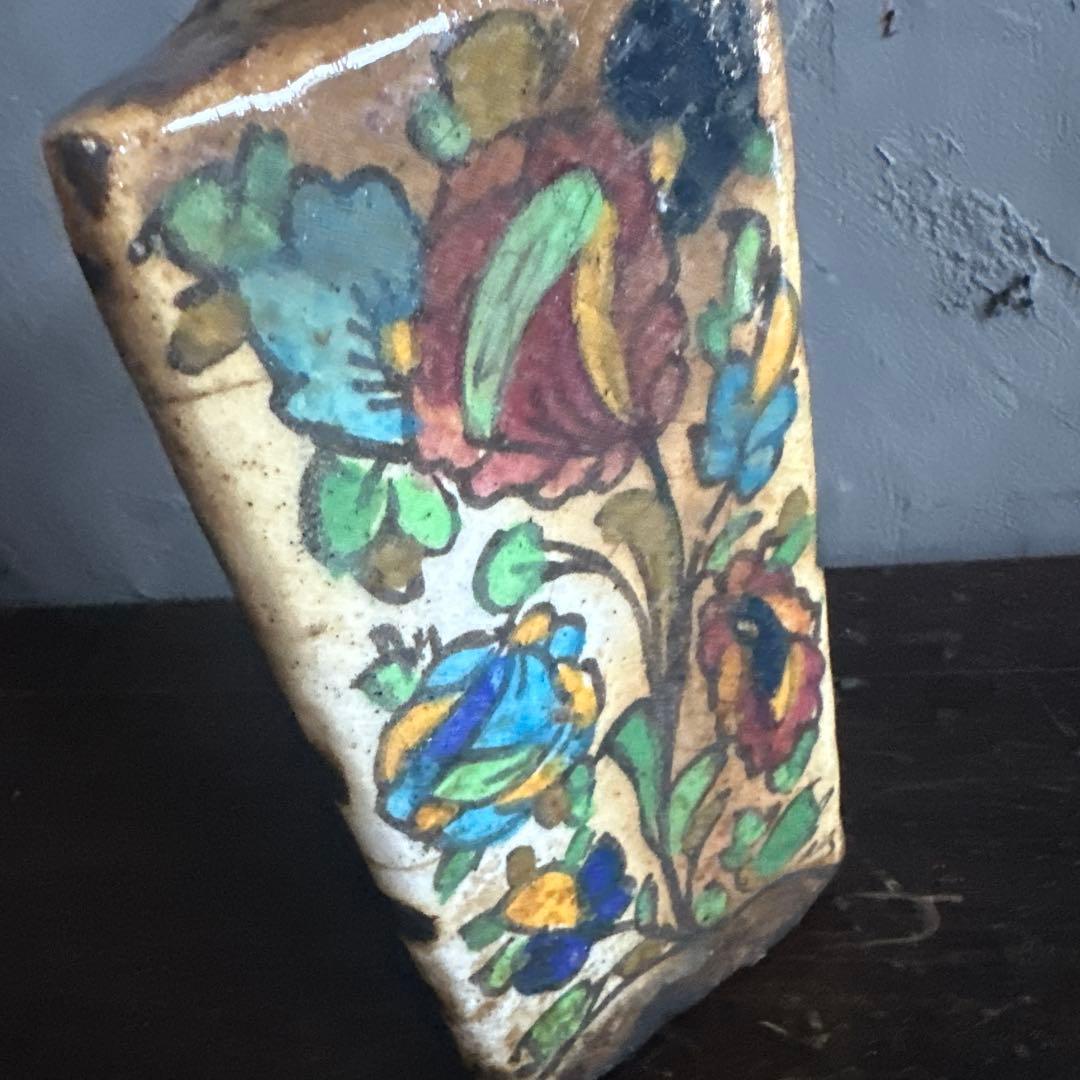 ヴィンテージ　花柄装飾の陶器瓶