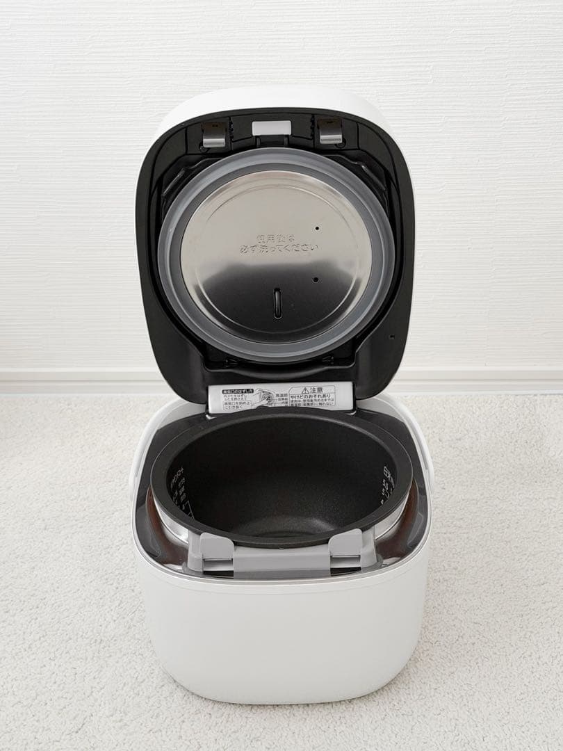 【美品】TOSHIBA 炊飯器 RC-10VSV(W)