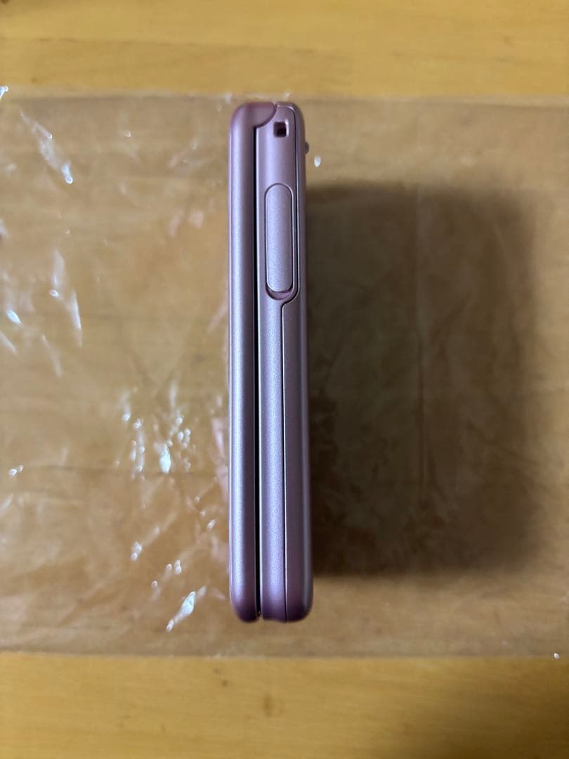 docomo ピンク 携帯電話 本体 充電器付き　らくらくホン　F-01M