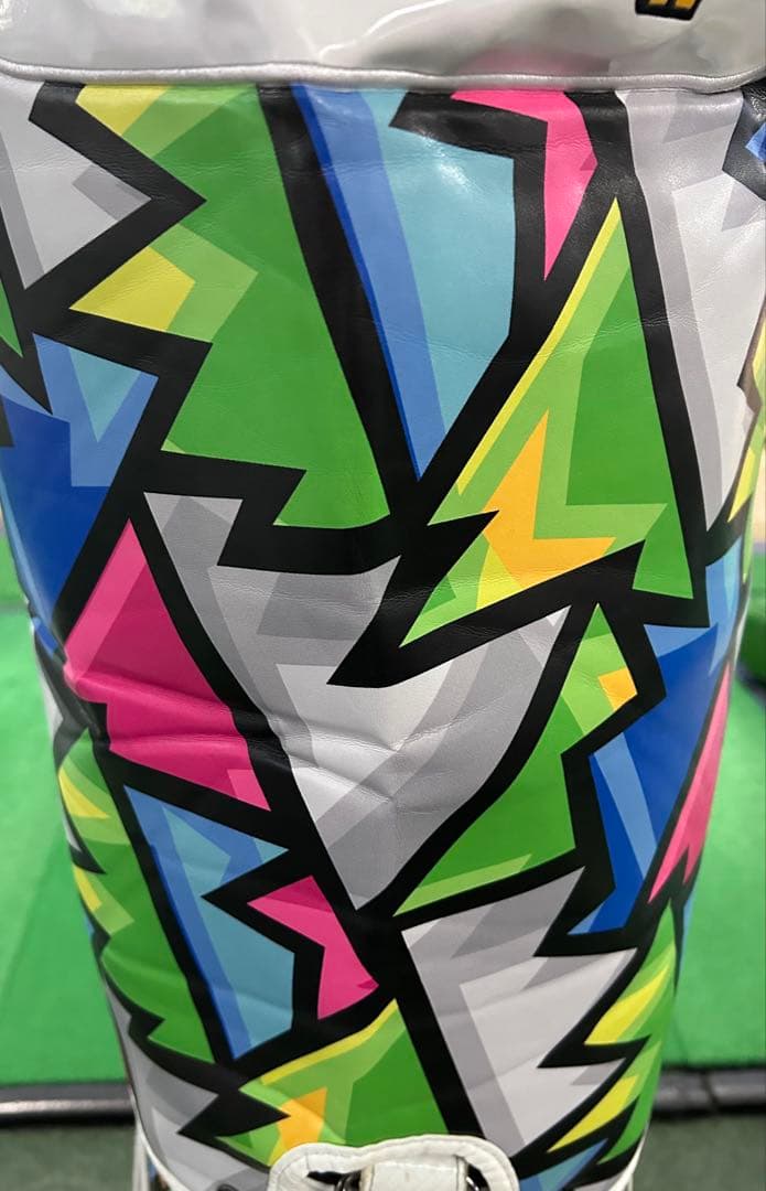 LOUDMOUTH キャディバッグ