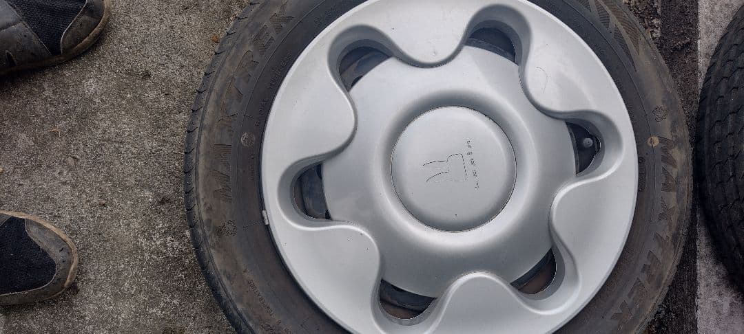 ラパンのホイルキャップ（タイヤと鉄チンはオマケ）