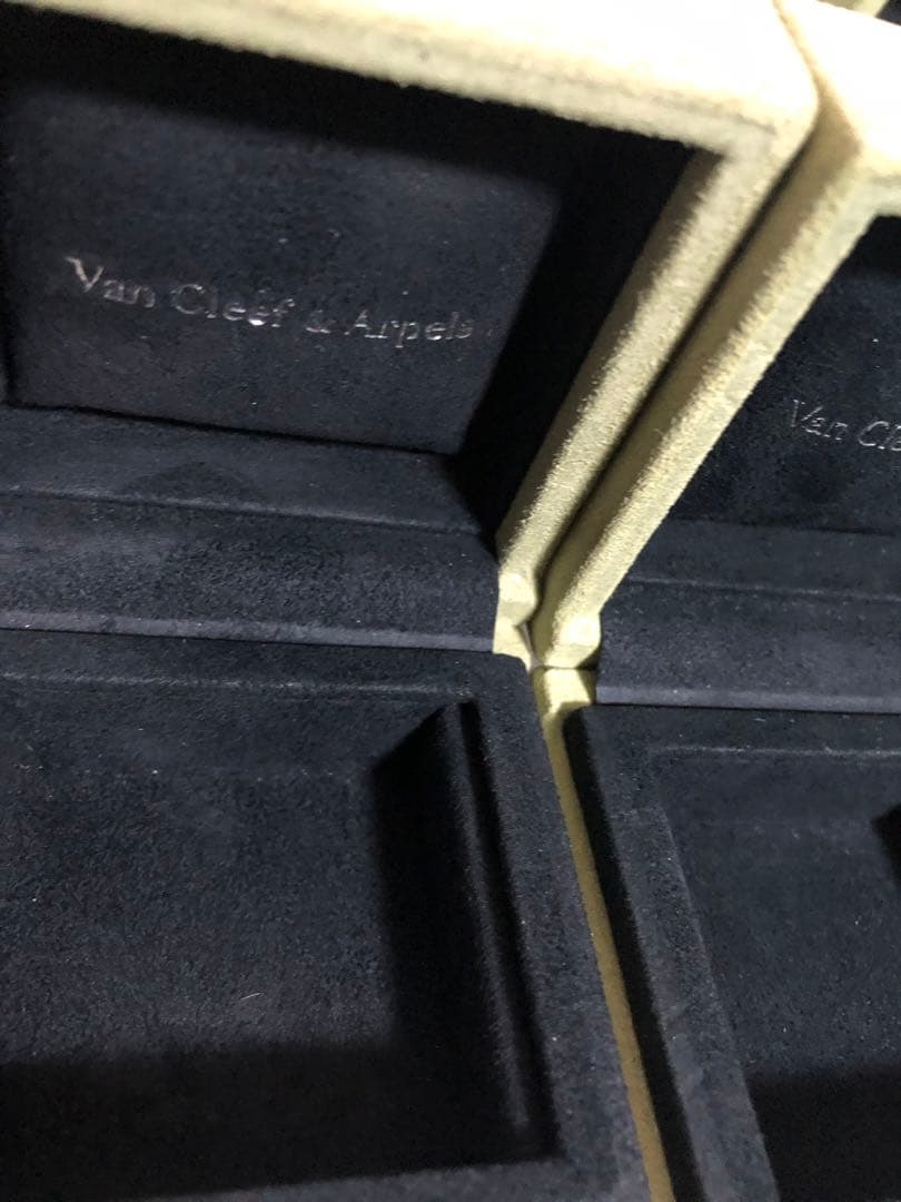 ヴァンクリーフ＆アーペル　アクセサリーケース　ピアスケース　ブレスレットケース等
