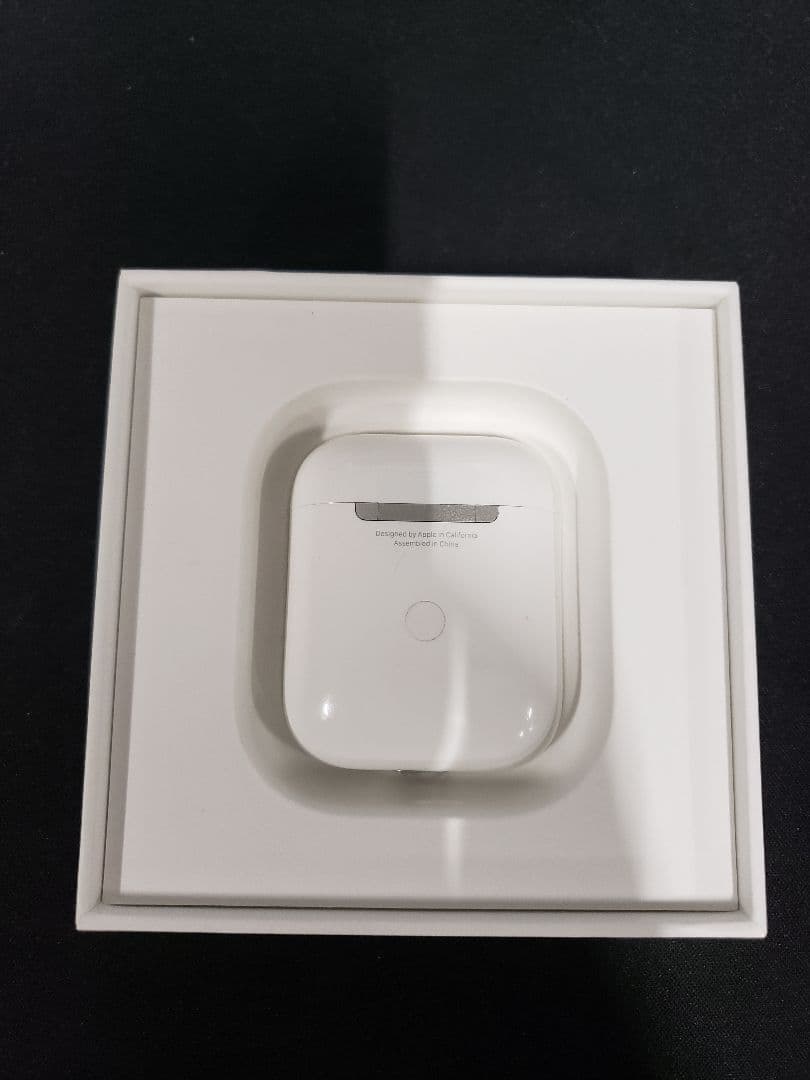 Apple AirPods (第2世代) with Charging Case