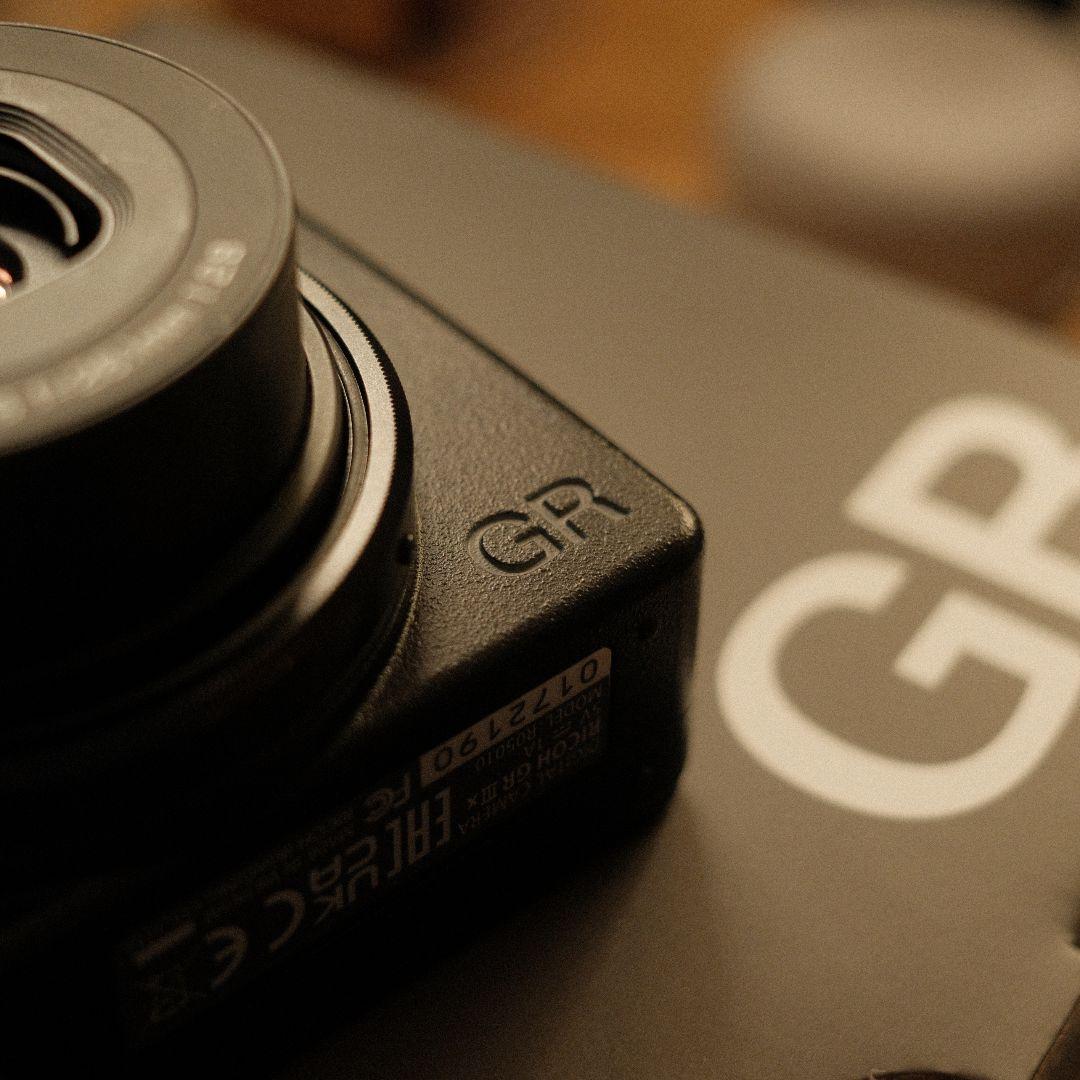 RICOH GR IIIx コンパクトデジタルカメラ【シャッター回数1303回】