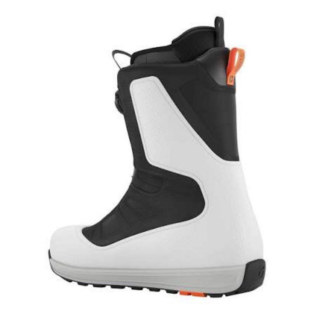 スノーボードブーツ ブラック/ホワイト ボアシステム