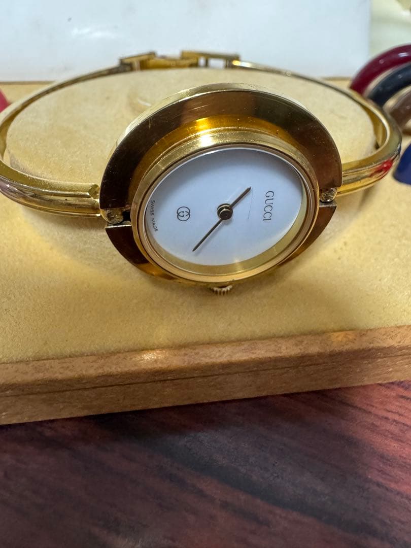 GUCCI チェンジカラー時計