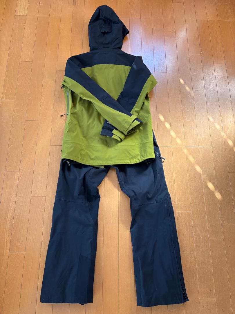 MOUNTAIN HARDWEAR コヒージョン　上下セット　Mサイズ