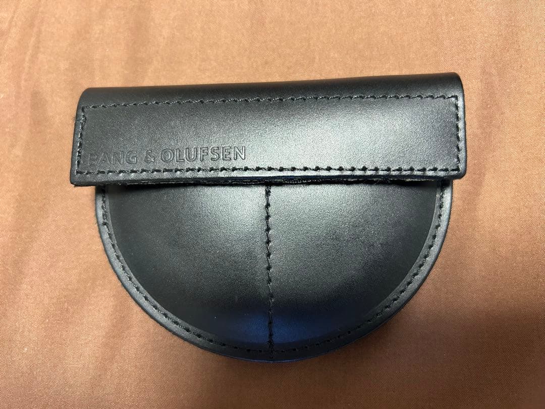 Bang & Olufsen 有線イヤホン レザーケース付き