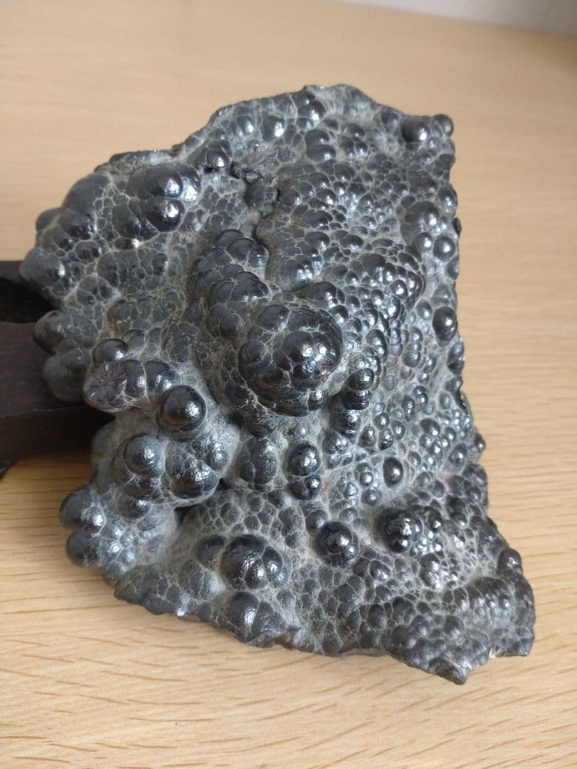 【希少　大きめ】ヘマタイト　腎臓状赤鉄鉱　瘤状結晶　原石　クラスター　瘤　杢　塊