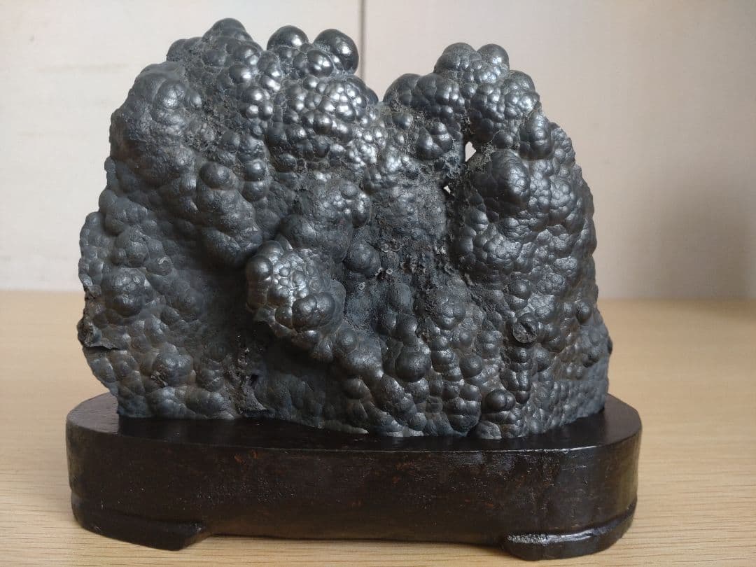 【希少　大きめ】ヘマタイト　腎臓状赤鉄鉱　瘤状結晶　原石　クラスター　瘤　杢　塊