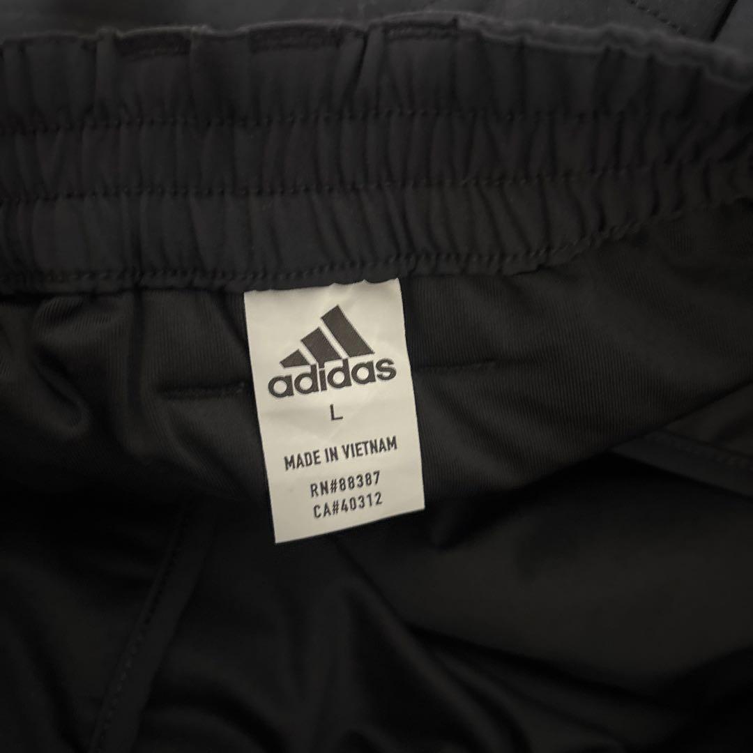 adidas ブラック ゴルフスカート　中綿スカート