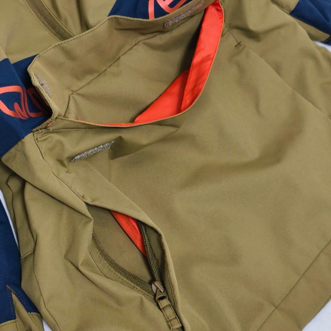 未使用級 QUIKSILVER スノボウェア 上下セット カーキ 130