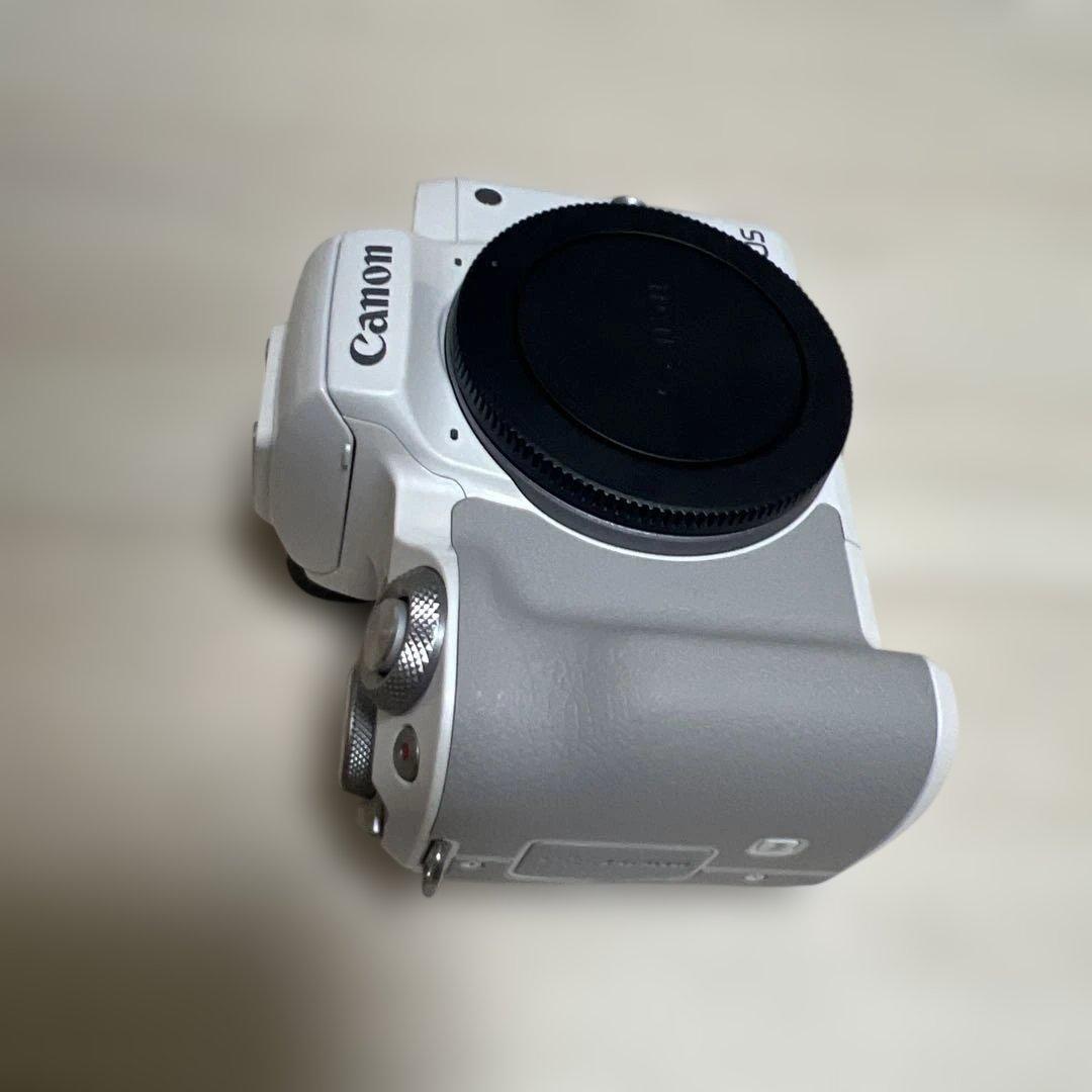 Canon EOS デジタル一眼レフカメラ ホワイト　ボディのみ　美品