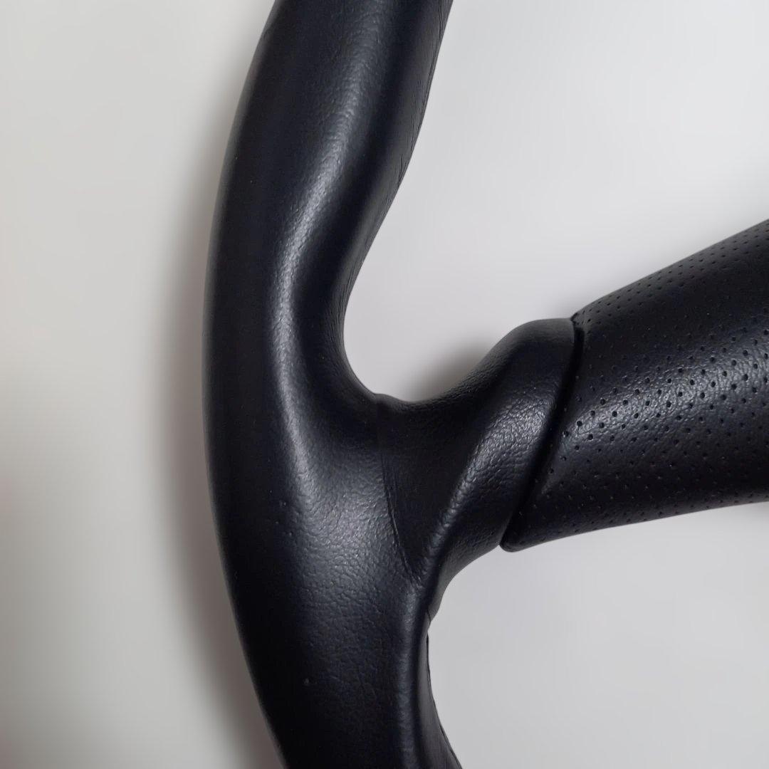 MOMO モモ ステアリング デイトナ3 Φ36.5