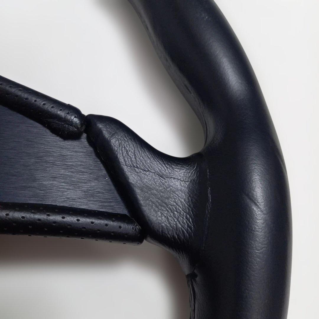 MOMO モモ ステアリング デイトナ3 Φ36.5