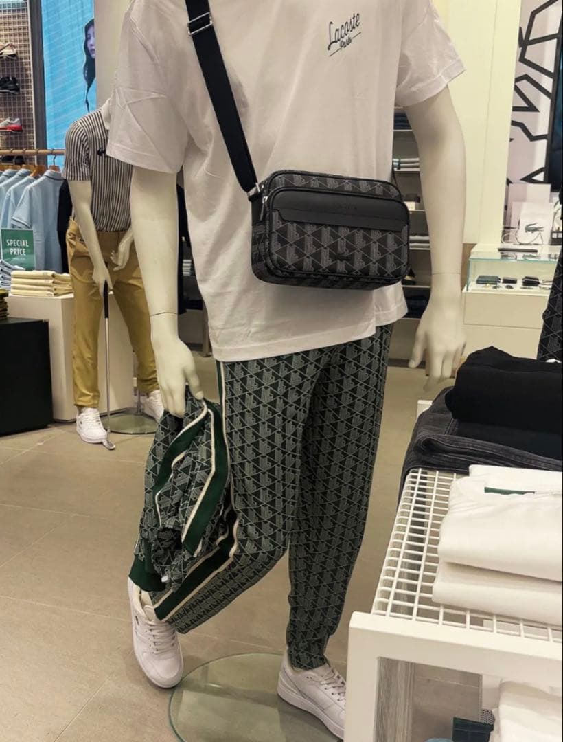 LACOSTE ショルダーバッグ