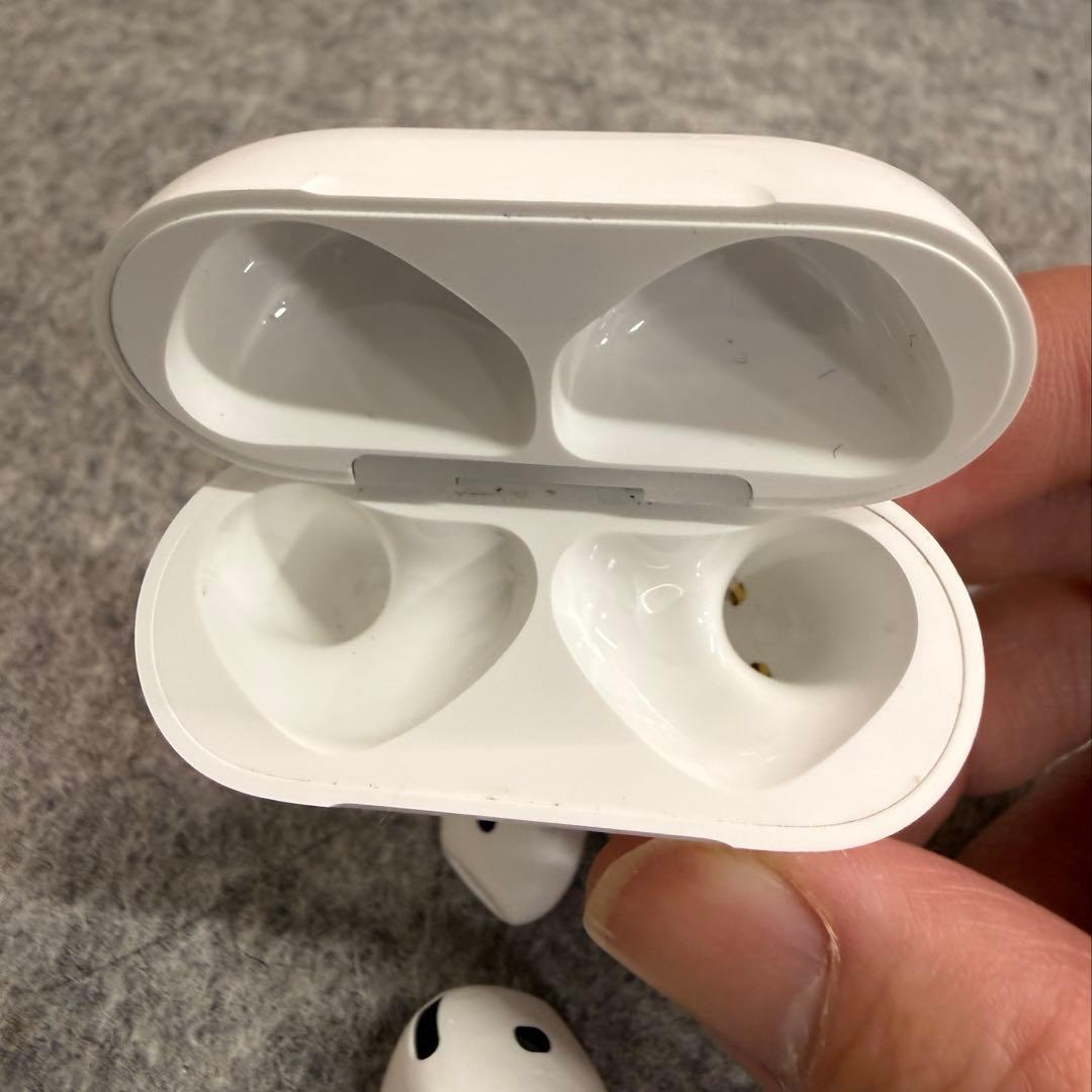 【美品】AirPods 4（ANC搭載モデル）｜2025年11月購入