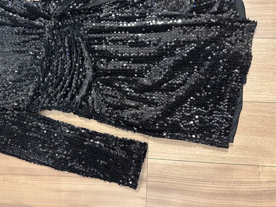 新品タグ付　ZARA スパンコールミニワンピース