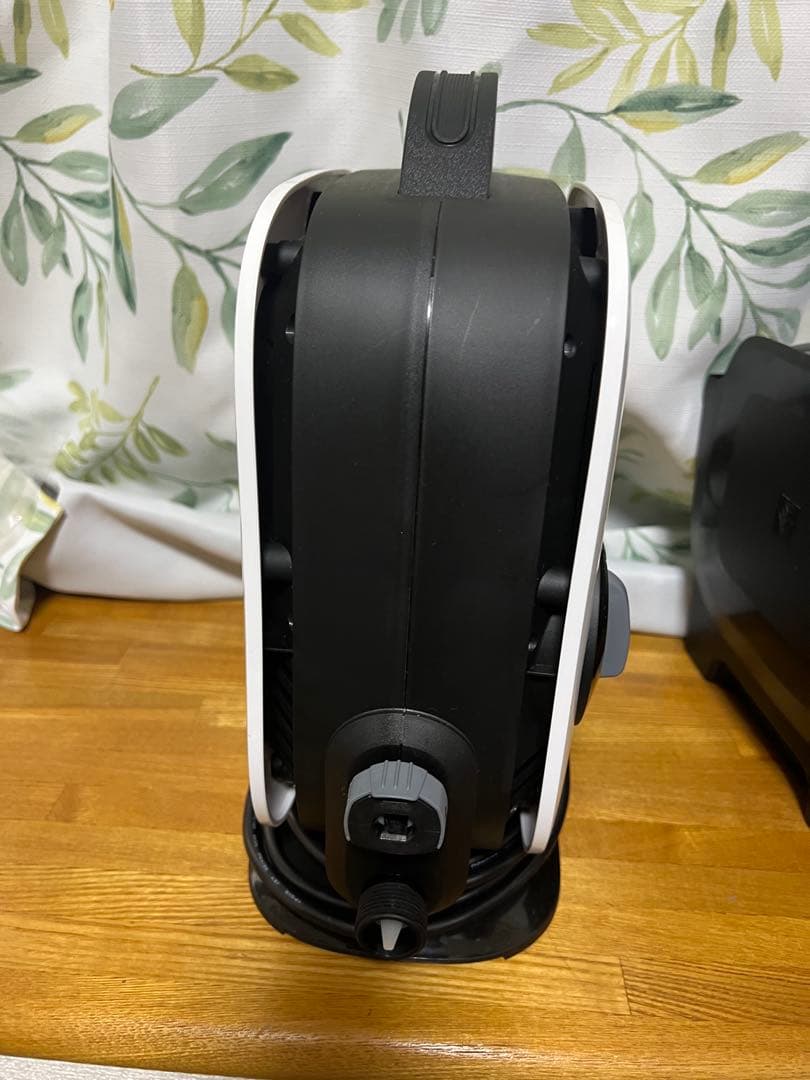 j*k様 KARCHER K MINI PLUS 高圧洗浄機 本体　白　美品　ほ