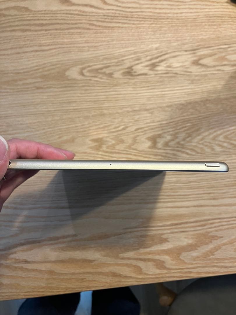 Apple iPad ゴールド 第5世代　32GB 箱付き