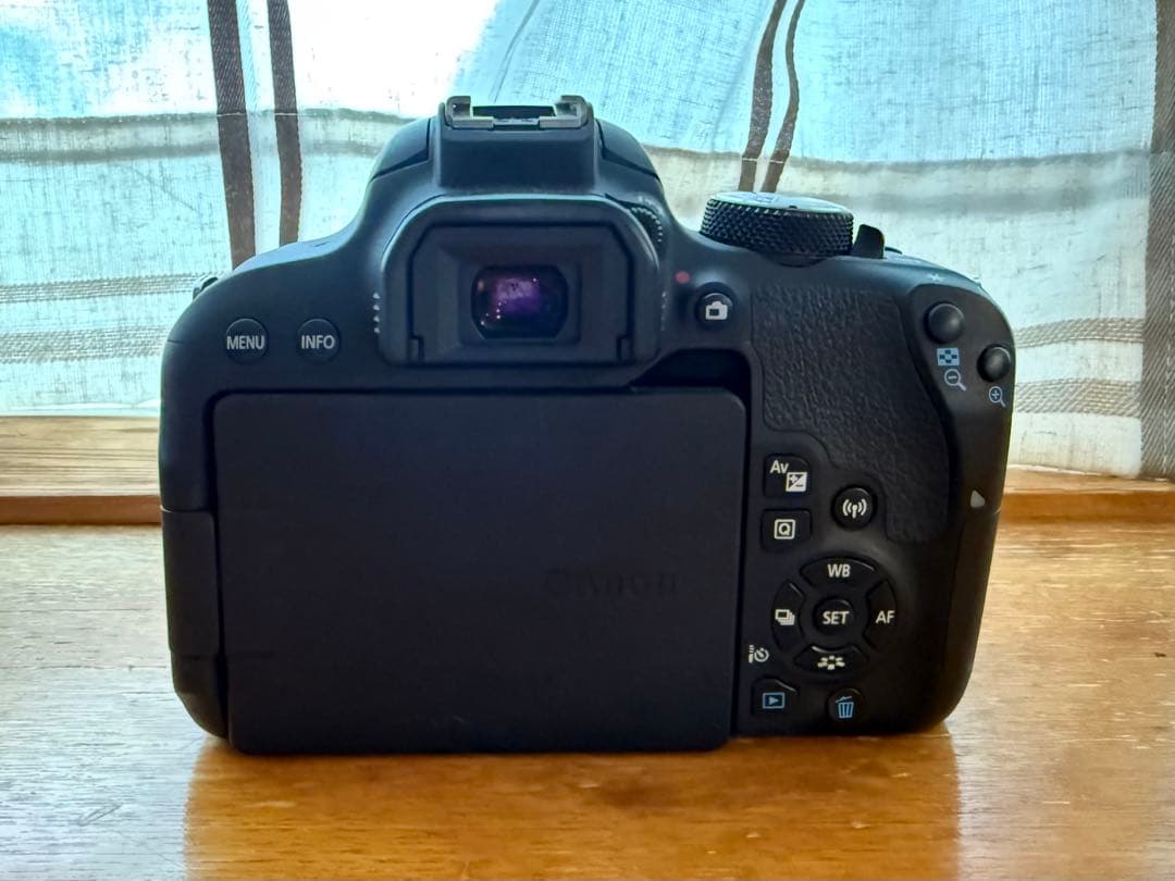 Canon EOS Kiss X9i ダブルズームキット +SDカード付