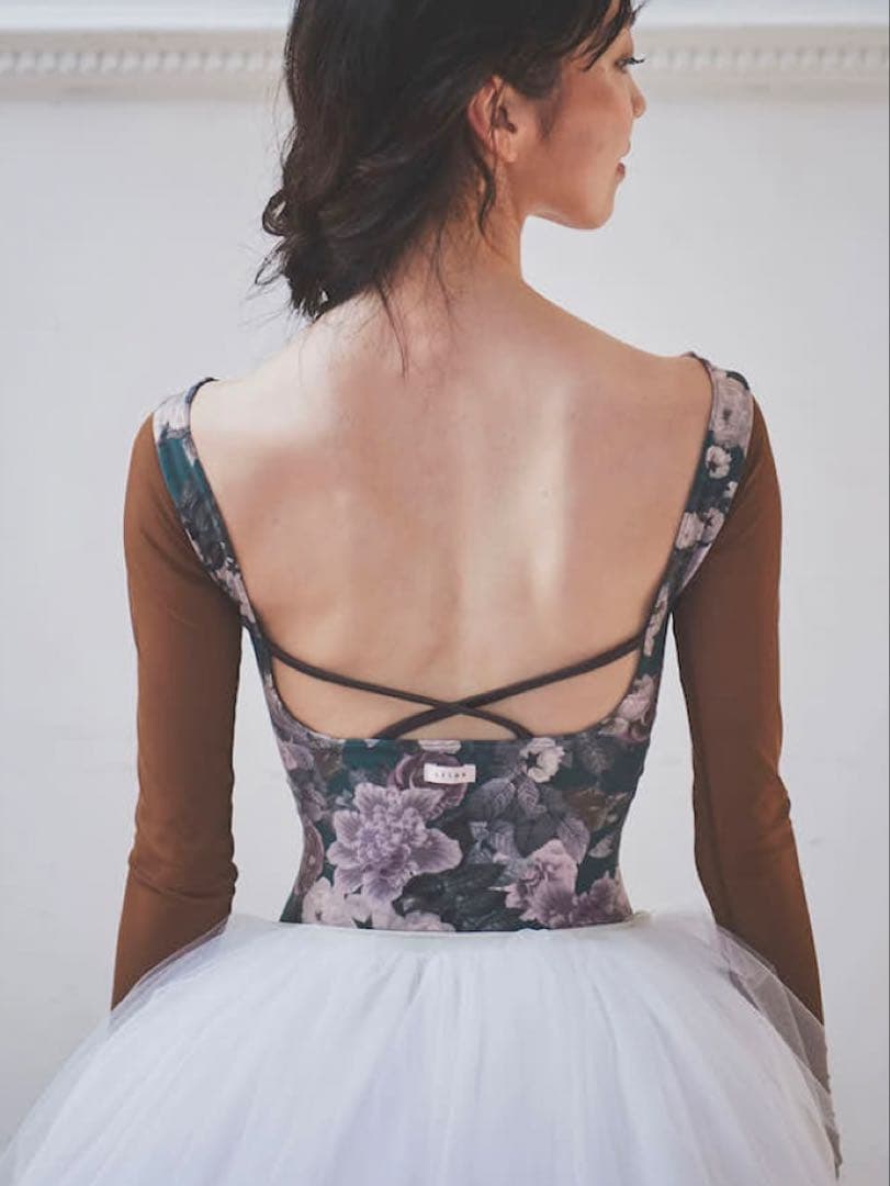 ★1回着用　stina スティナ　レオタード　Mサイズ