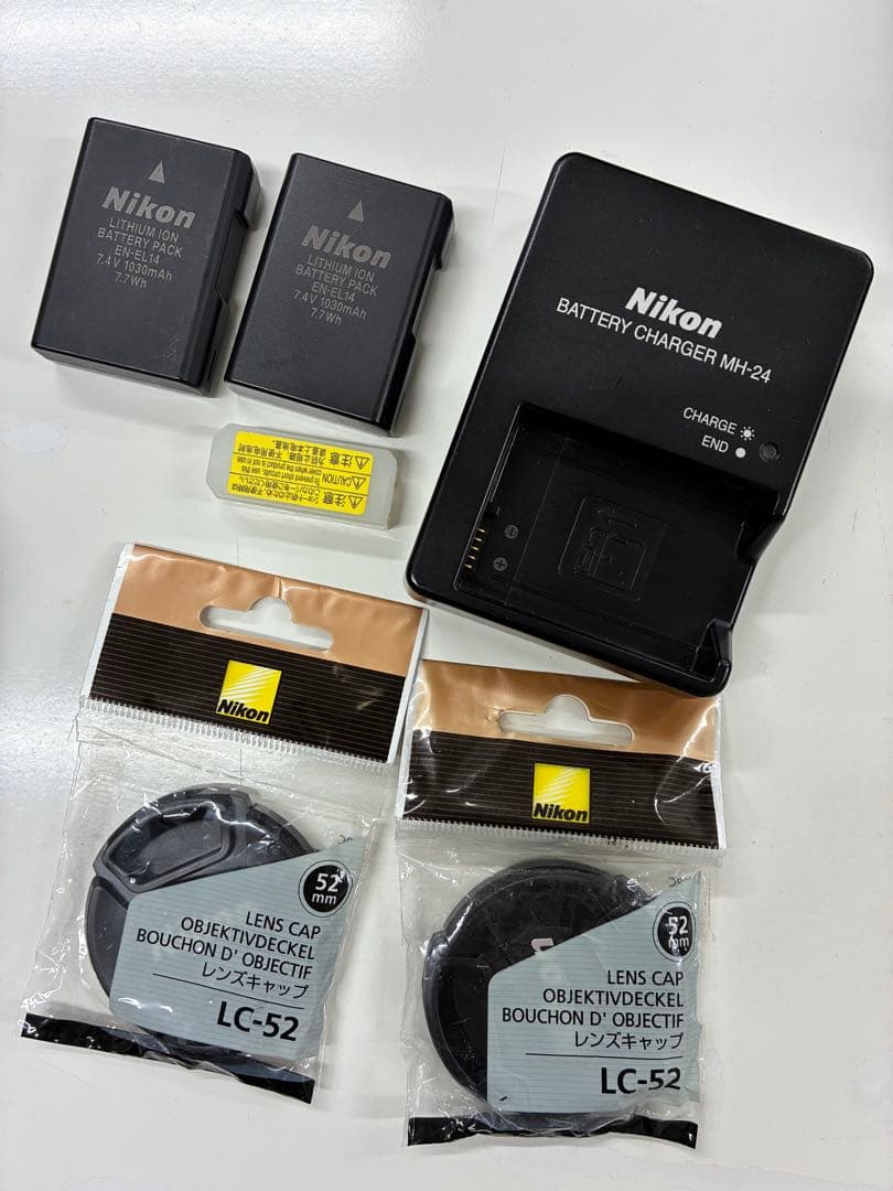 Nikon ニコン D3200 デジタル一眼レフカメラセット【フラッシュ故障？】