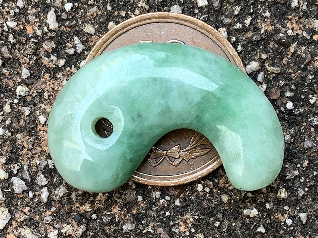 ✳親方おすすめ勾玉　糸魚川翡翠　人気の古墳時代の型　全て卸し値段　鑑定書取得品‼️