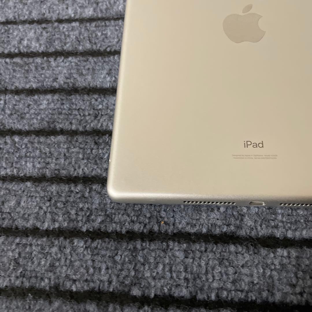 93 iPad 8世代 32GB SIMフリー シルバー