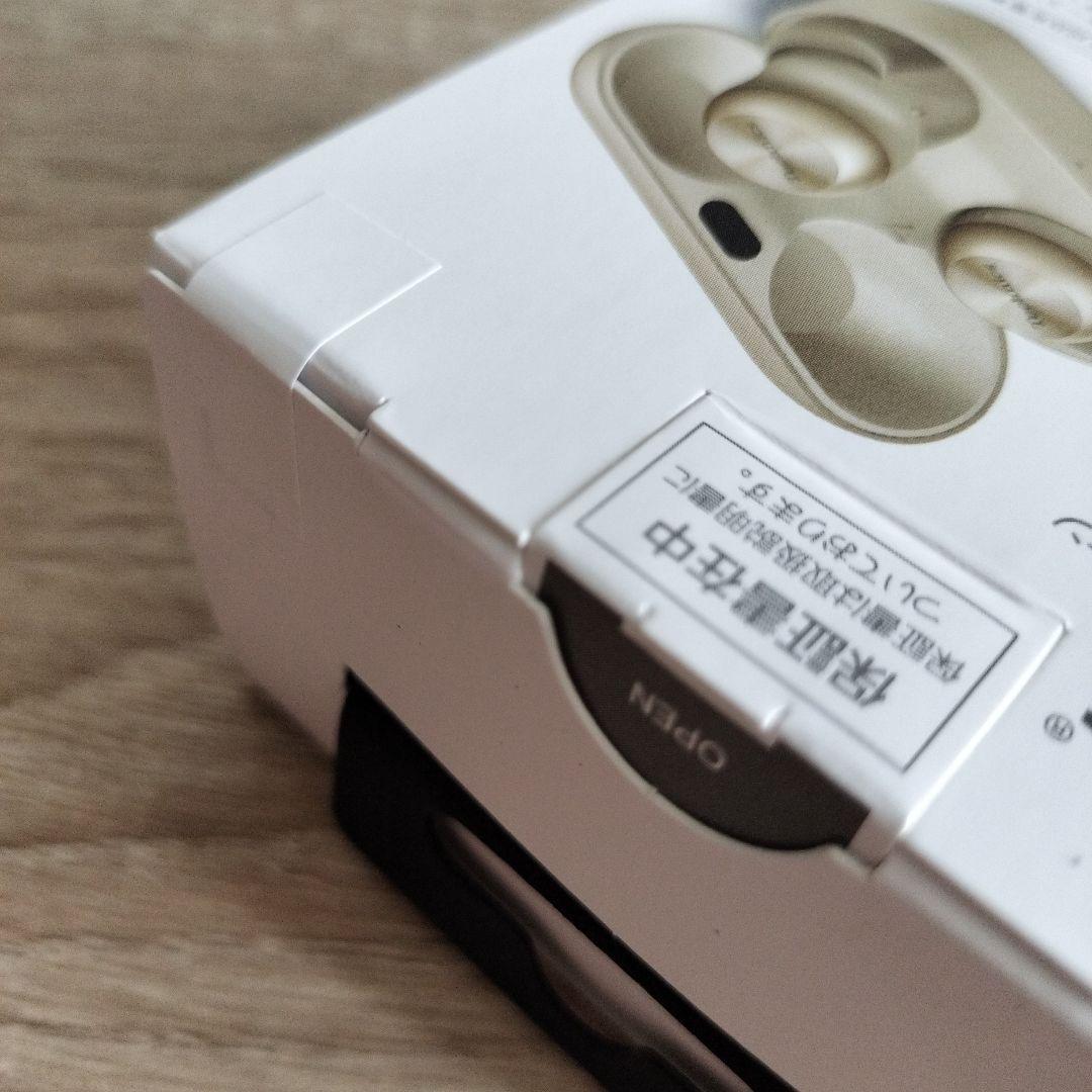 新品未開封 AZ-100 シャンパンゴールドワイヤレスイヤホン