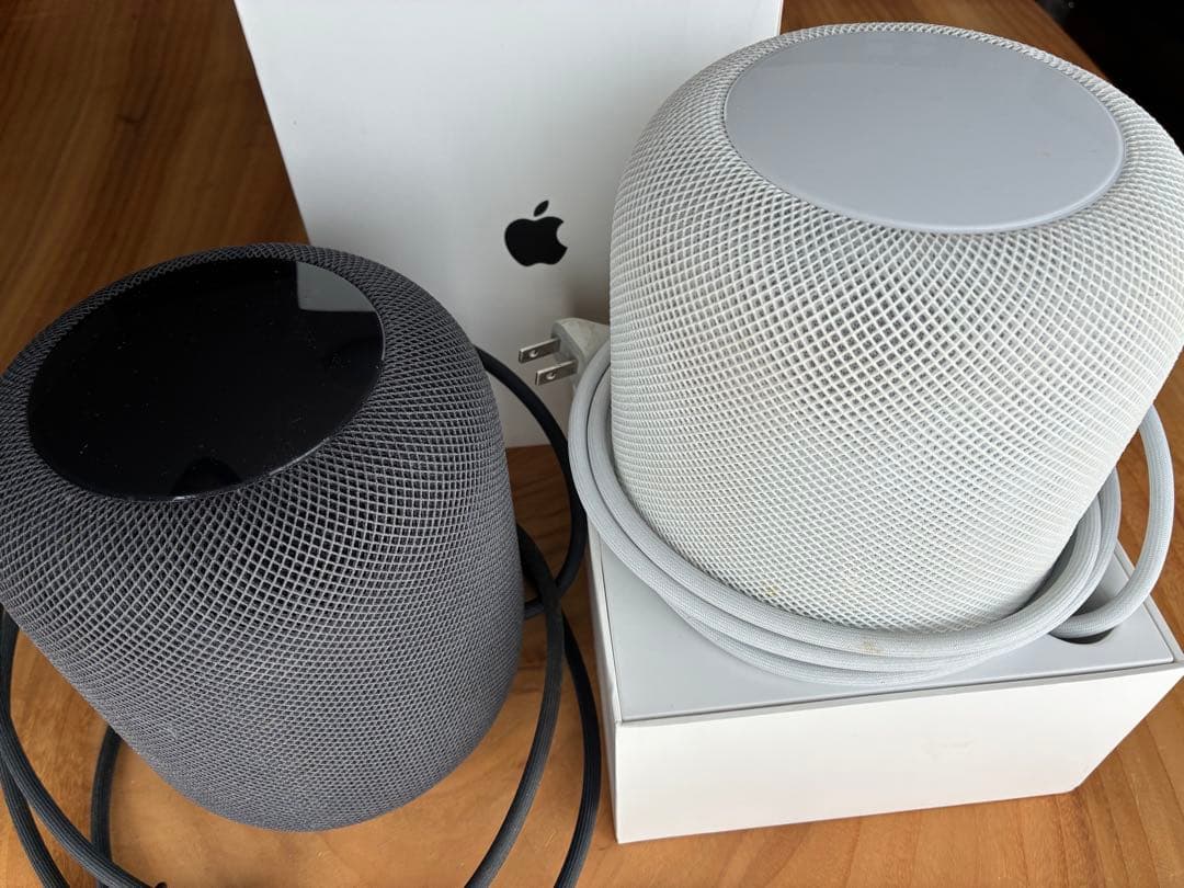 Apple 純正Pod第一世代　スマートスピーカー 白＆黒系セット