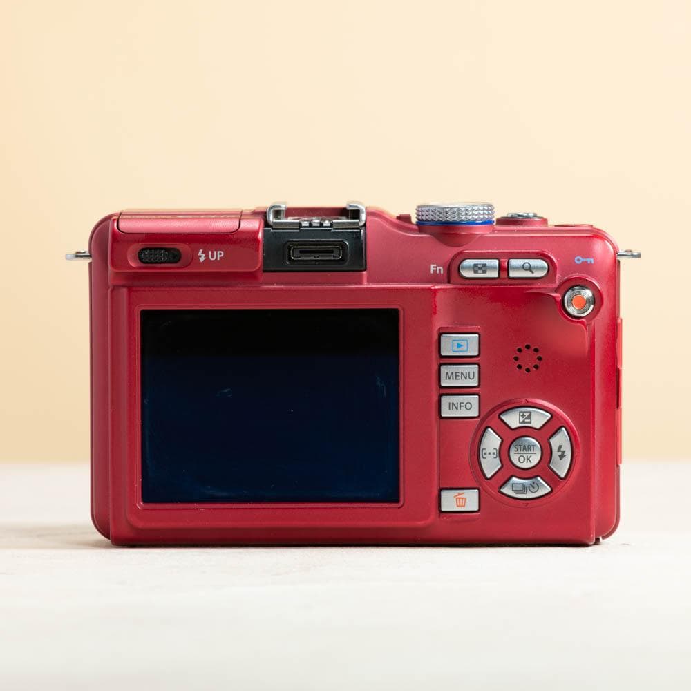 【写ルンです感覚のコンデジ】OLYMPUS PEN E-PL1s 24mm