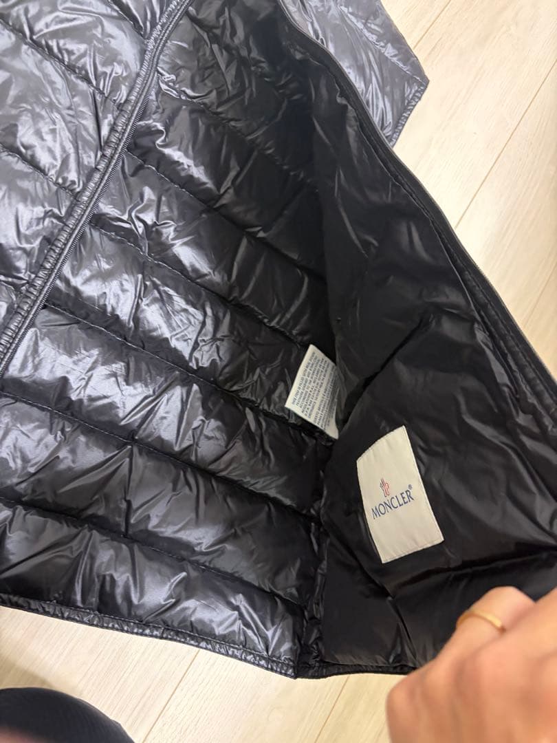 モンクレールブラック ダウンベスト サイズ2
