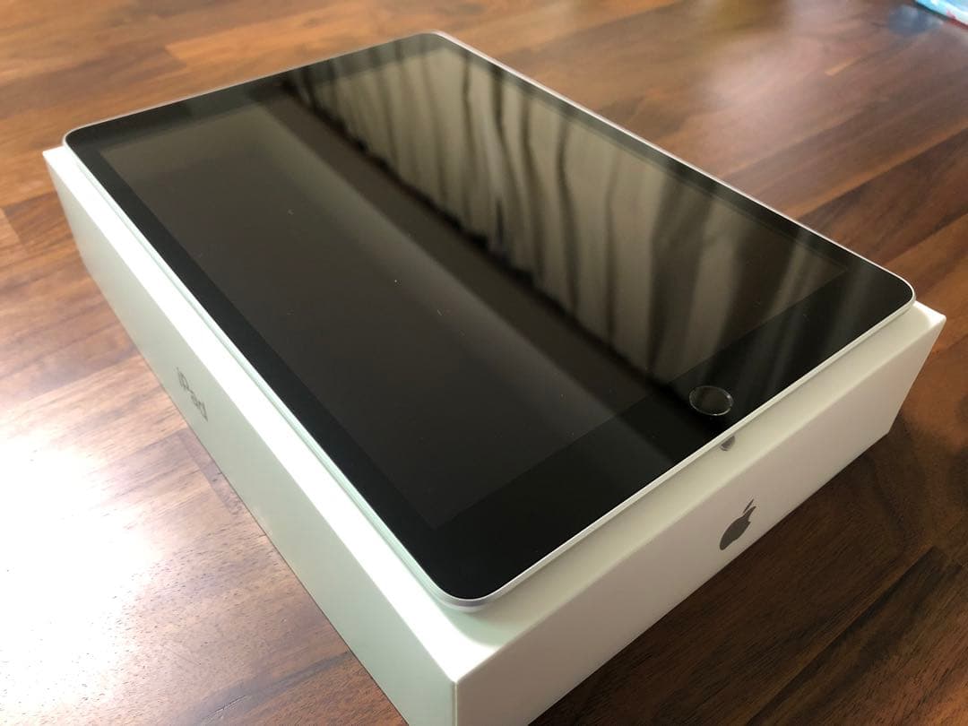 Apple iPad 第９世代　Wi-Fi 64GB シルバー　MK2L3J/A