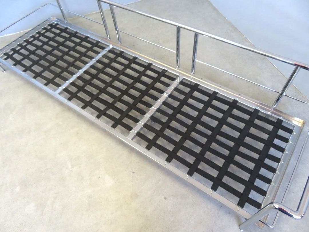 カッシーナ　本物　LC3 本革　レザー　コルビジェ　3人掛けソファ　高級