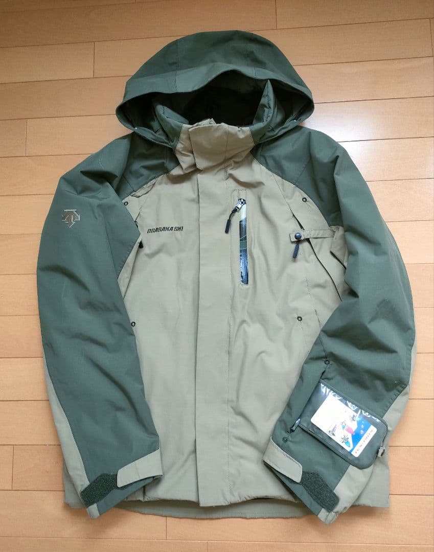 ★オガサカ デサント スキーウェア 　別注品！！　上Ｌ下Ｍ