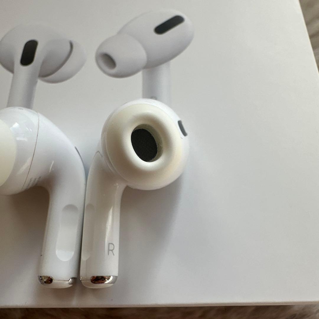 Apple AirPods Pro 充電ケース付き