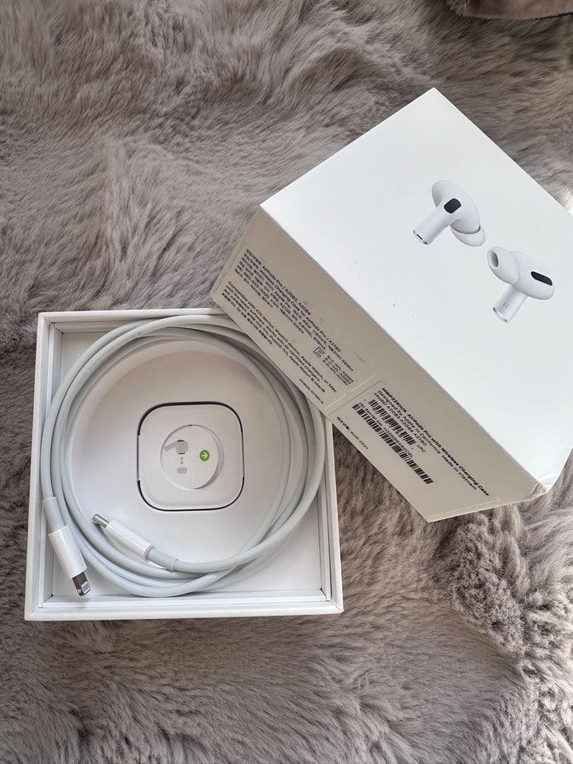 Apple AirPods Pro 充電ケース付き