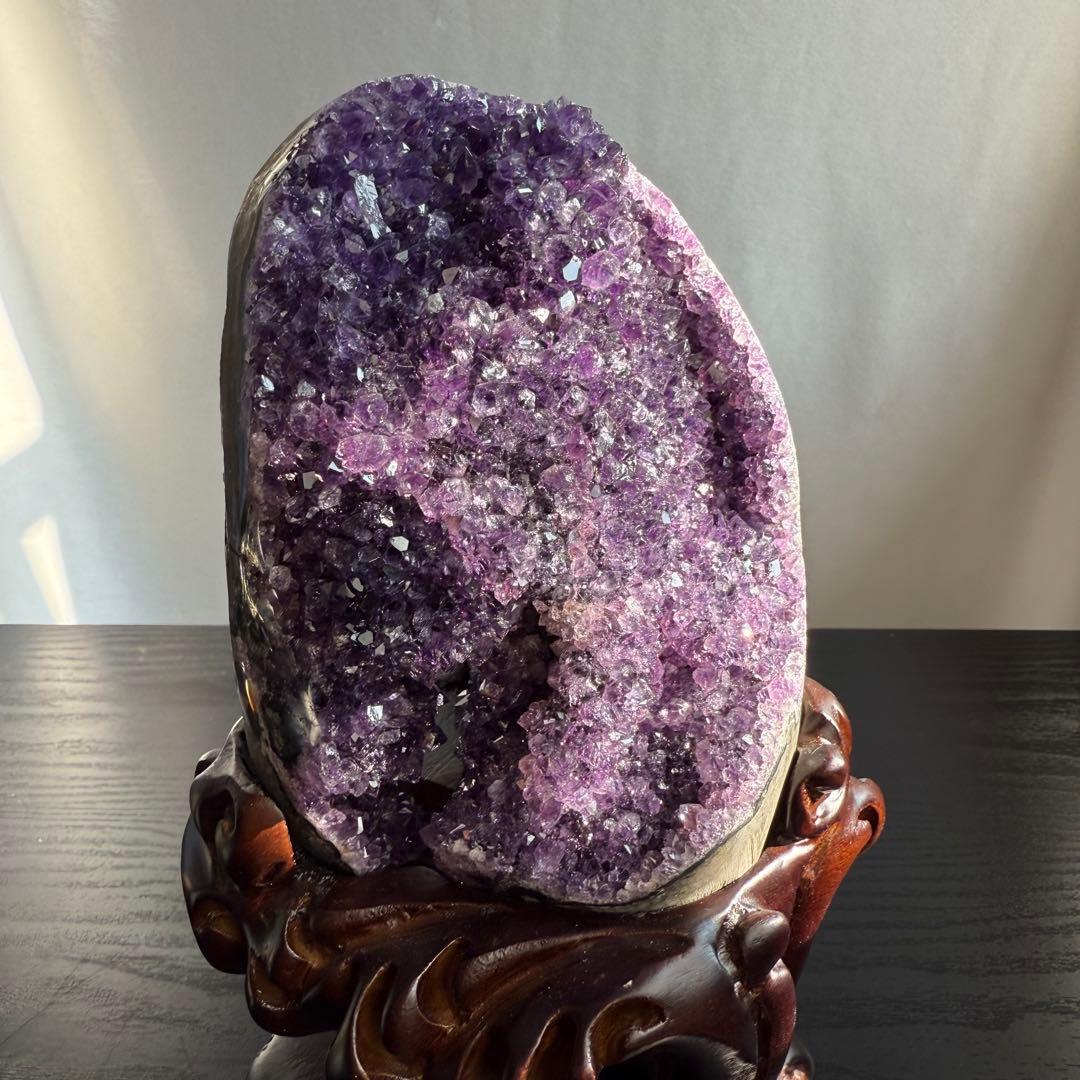 天然石アメジストのドーム　置物　原石　台座付きNO.010507