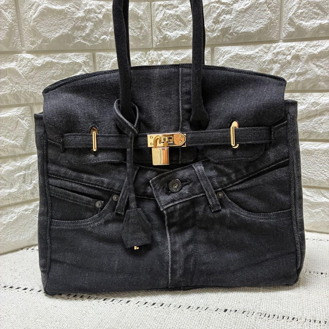 デニムリメイク フラップ付きトートバッグ　Sサイズ　 ブラックデニム　南京錠付き