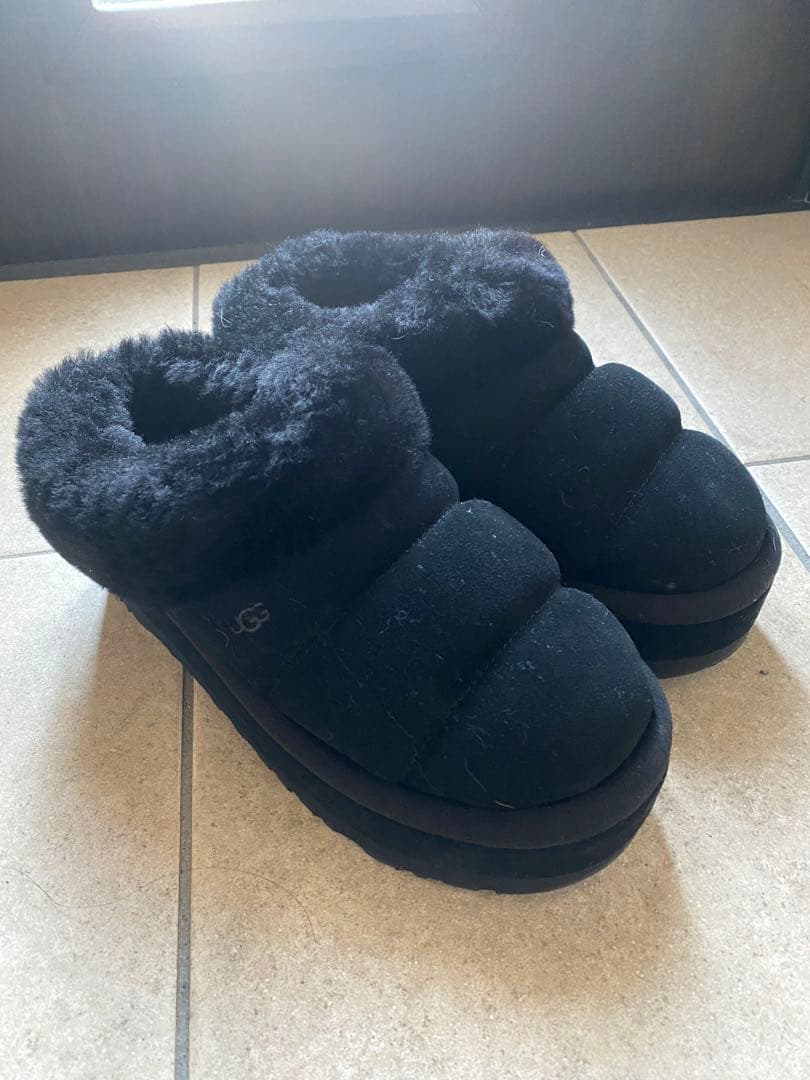 美品・UGG/アグ W TAZZLITA （ブラック） 38 US7サイズ