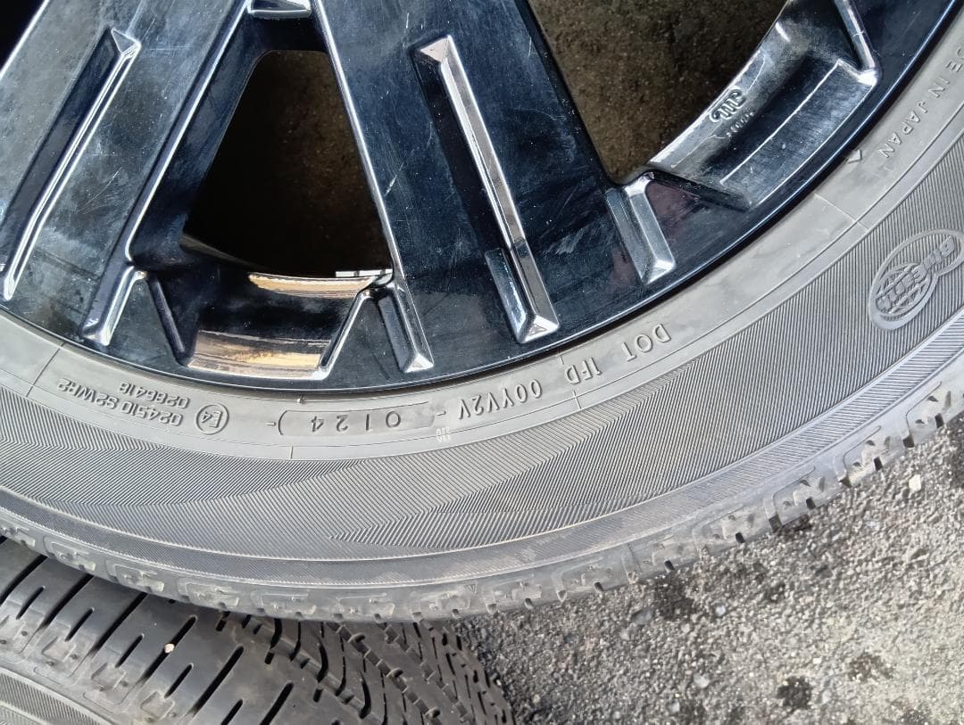 三菱デリカD:5　CHAMONIX純正　ホイール＋タイヤC