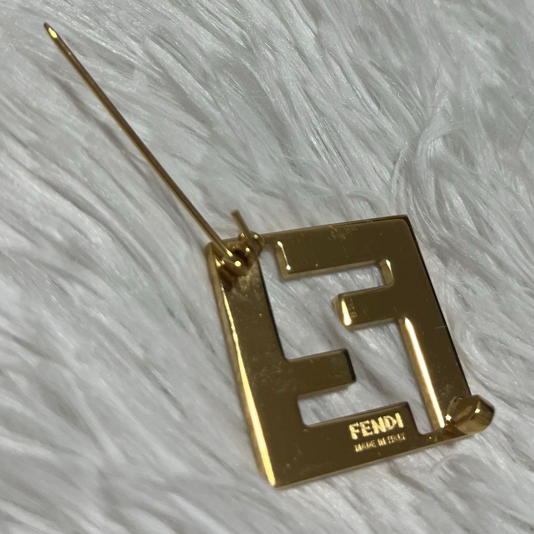 FENDI 正規品　ブローチ フォーエバー FFロゴ ホワイト ゴールド ピン