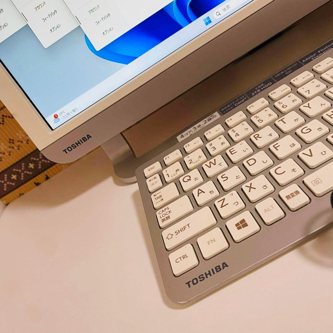 Y811 TOSHIBAデスクトップcore i7メモリ8G高速大画面Win11