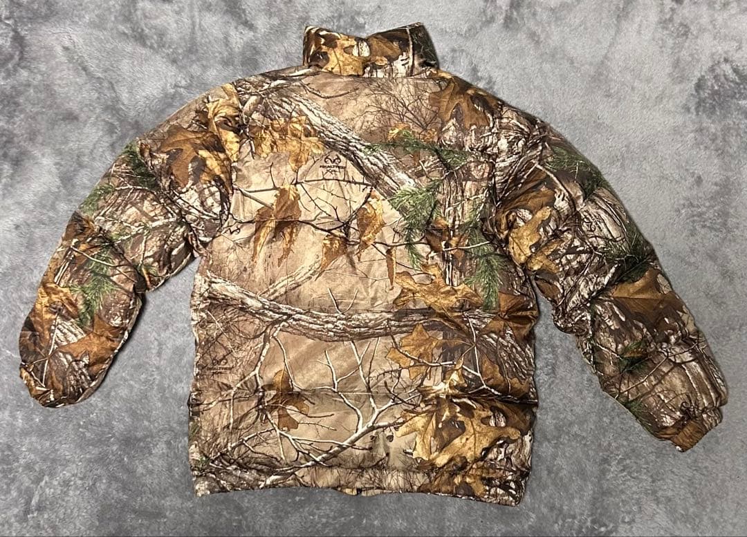 stussy リアルツリー xs ダウンジャケット 迷彩柄